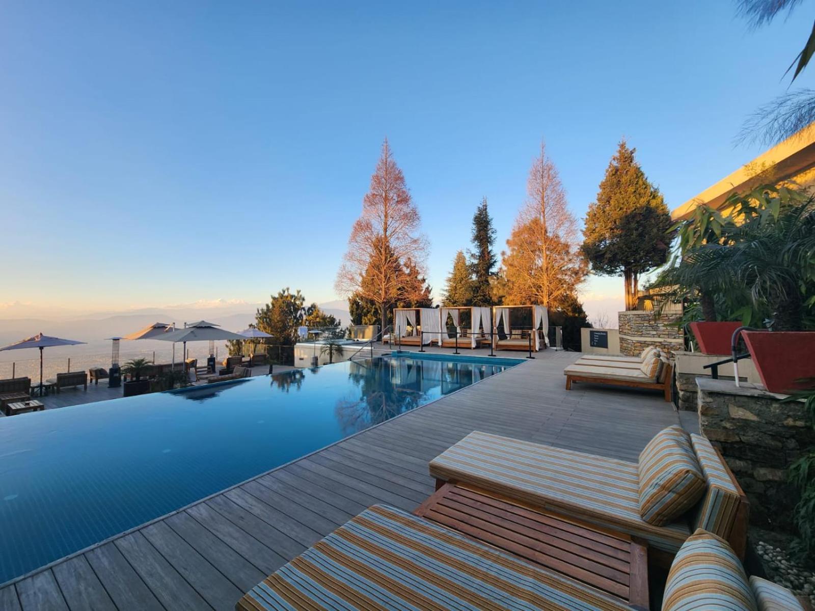 The Terraces Resort And Spa Bhatgoan エクステリア 写真