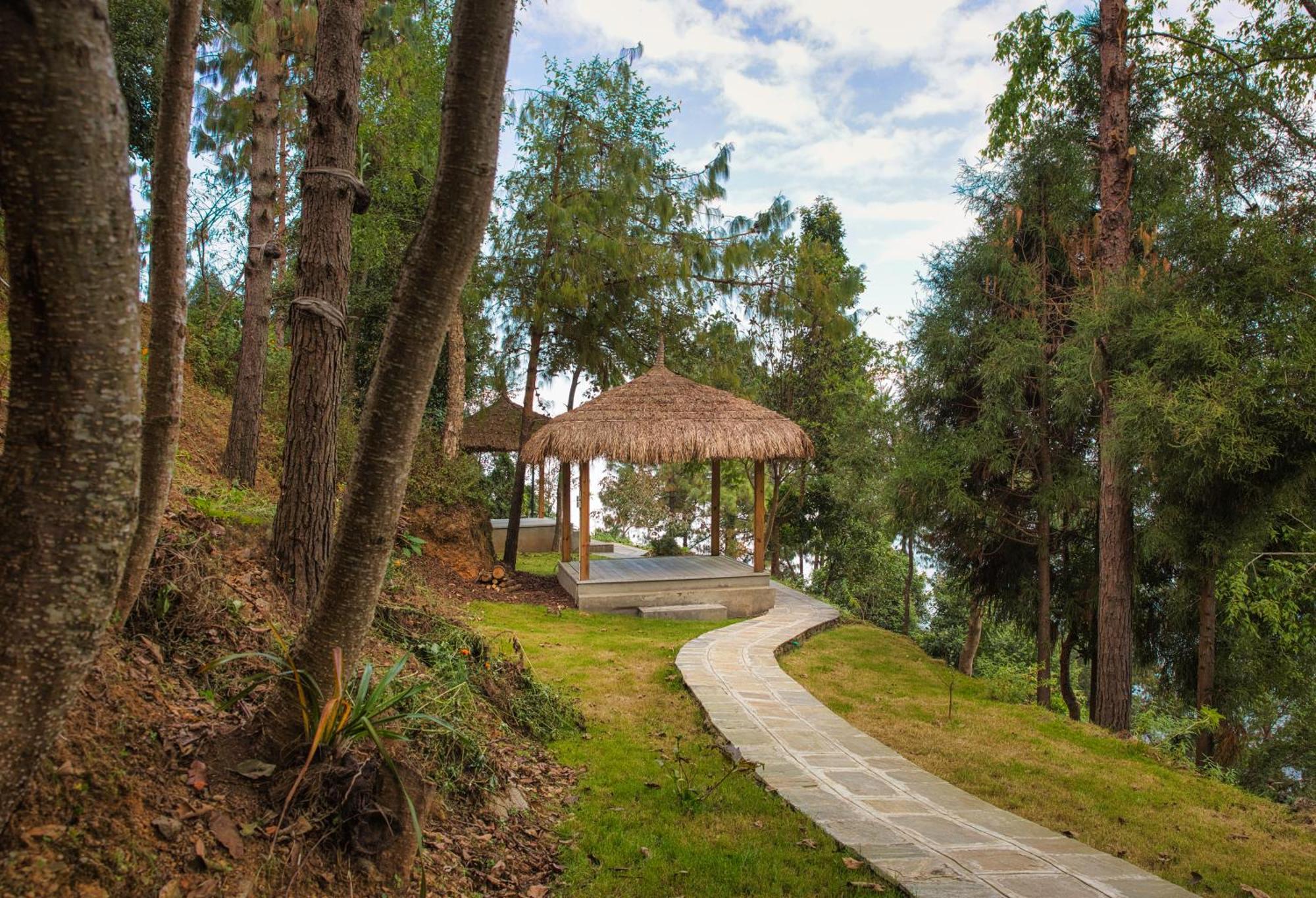 The Terraces Resort And Spa Bhatgoan エクステリア 写真